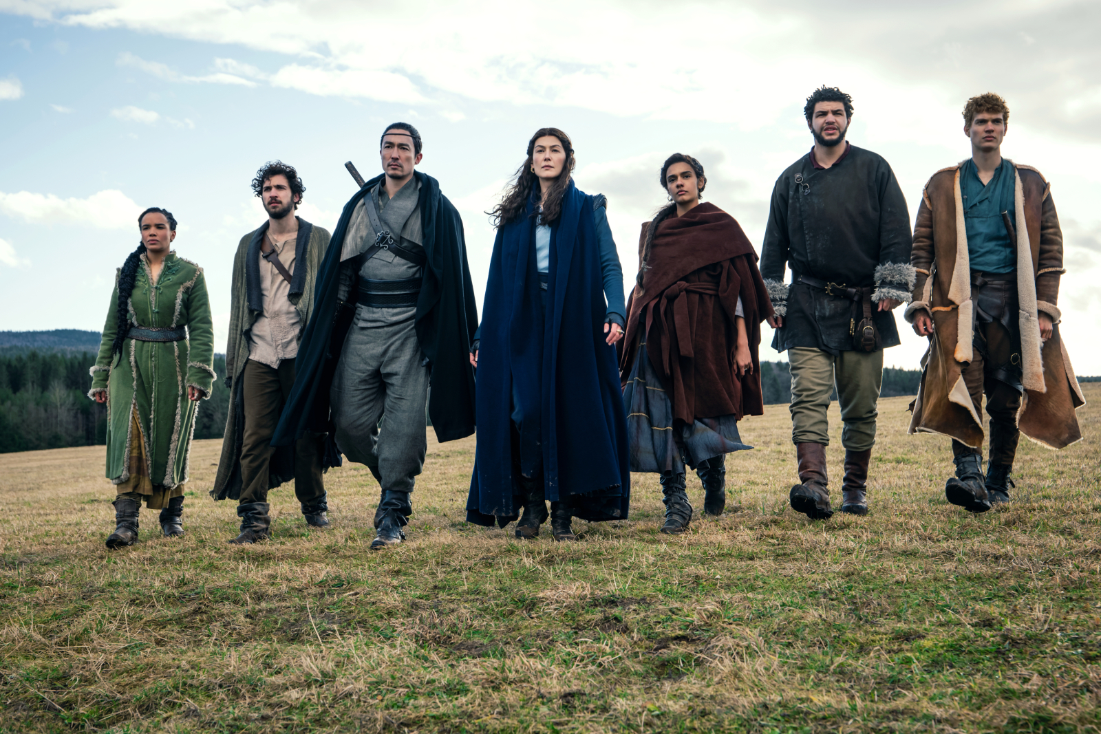 Pictured (L-R): Zo? Robins (Nynaeve al?Meara), Barney Harris (Mat Cauthon), Daniel Henney (Lan Mondragoran), Rosamund Pike (Moiraine Damodred), Madeleine Madden (Egwene al?Vere), Josha Stradowski (Rand al?Thor), Marcus Rutherford (Perrin Aybara). Credit: Jan Thijs. ? 2021 Amazon Content Services LLC and Sony Pictures Television Inc