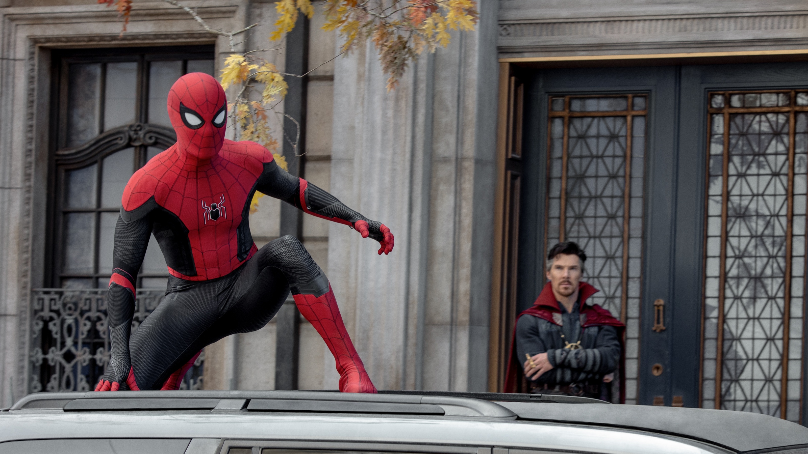 Doctor Strange (Benedict Cumberbatch) looks on at Spider-Man in Columbia Pictures' SPIDER-MAN: NO WAY HOME. Courtesy of Sony Pictures. ?2021 CTMG. All Rights Reserved. MARVEL and all related character names: ? & ? 2021 MARVEL