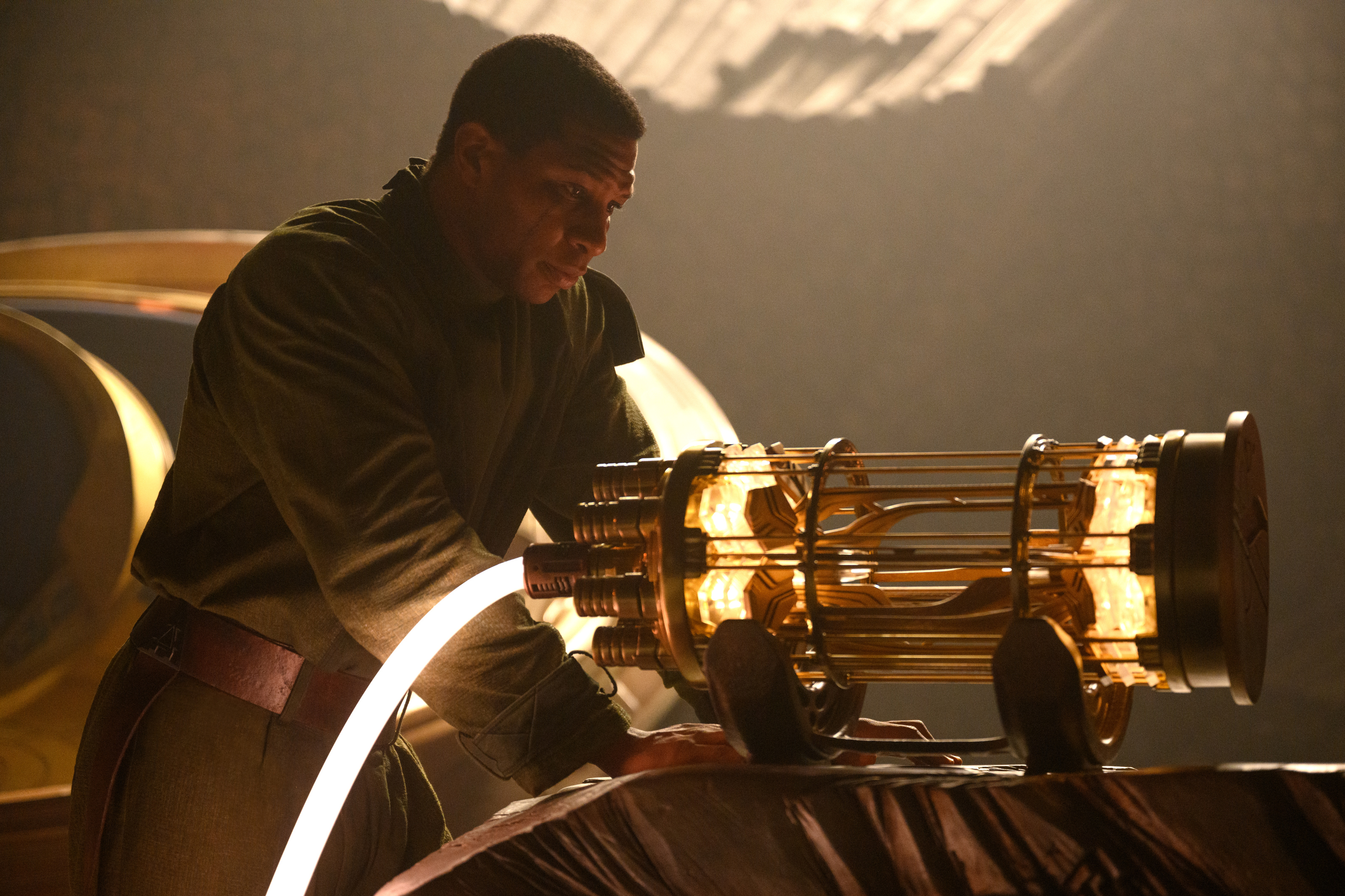 Jonathan Majors as Kang The Conqueror in Marvel Studios' ANT-MAN AND THE WASP: QUANTUMANIA. Photo by Jay Maidment. ? 2022 MARVEL.